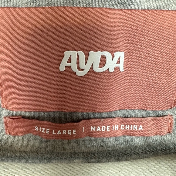 Ayda The Teddy Sweatshirt Sz L - Picture 9 of 10